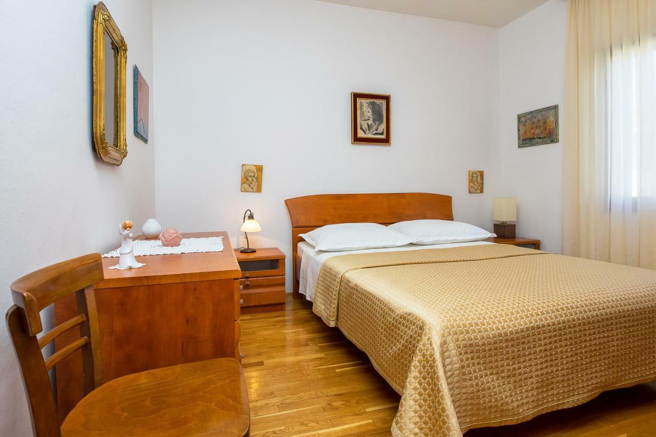 Apartment Olivera Traù Esterno foto