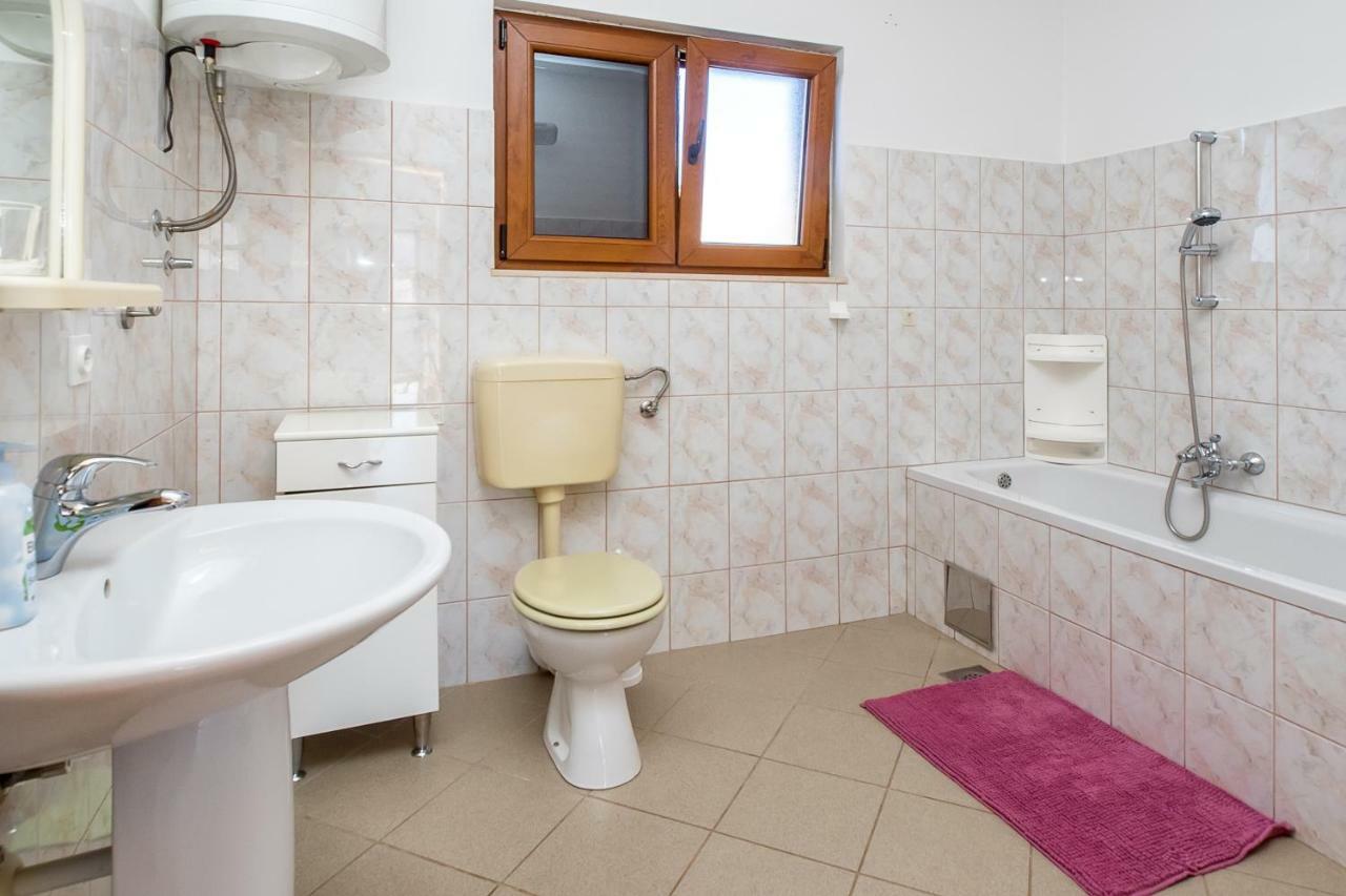 Apartment Olivera Traù Esterno foto