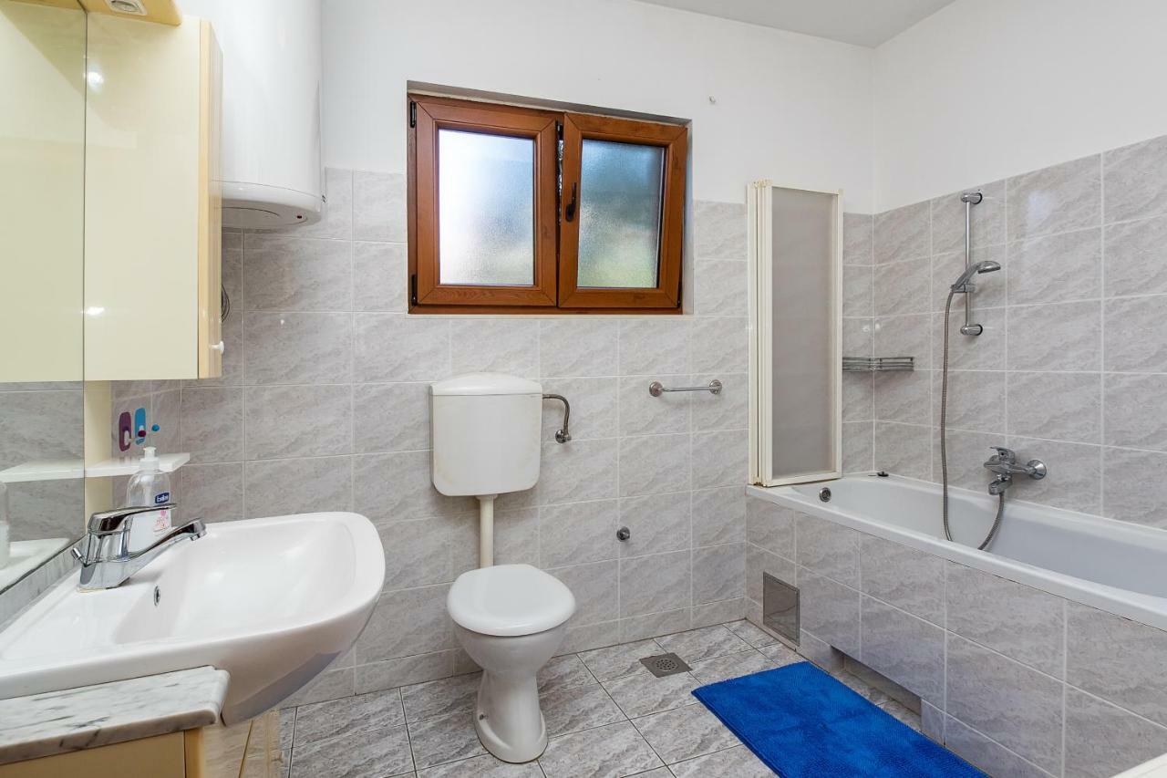 Apartment Olivera Traù Esterno foto