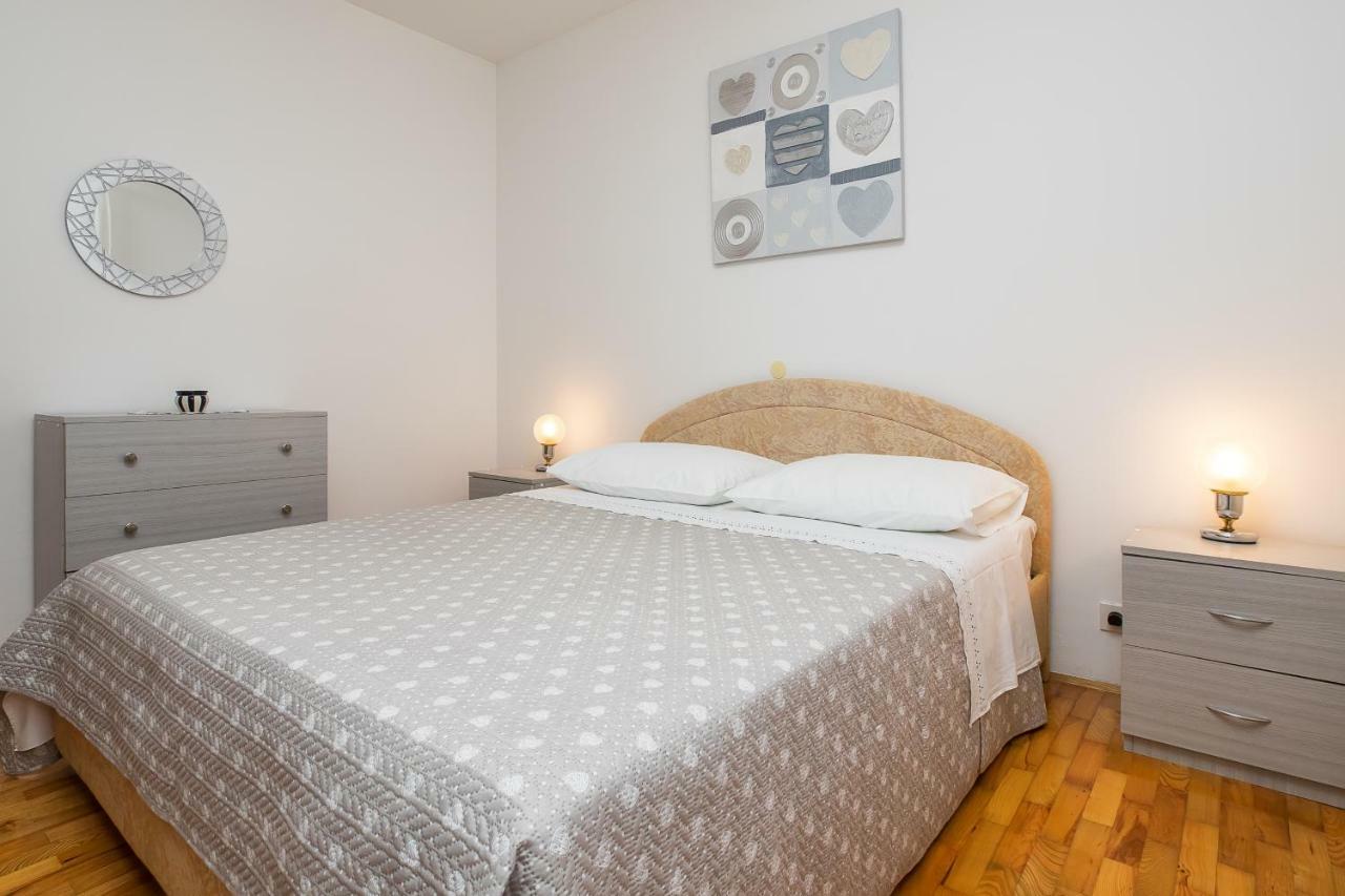 Apartment Olivera Traù Esterno foto