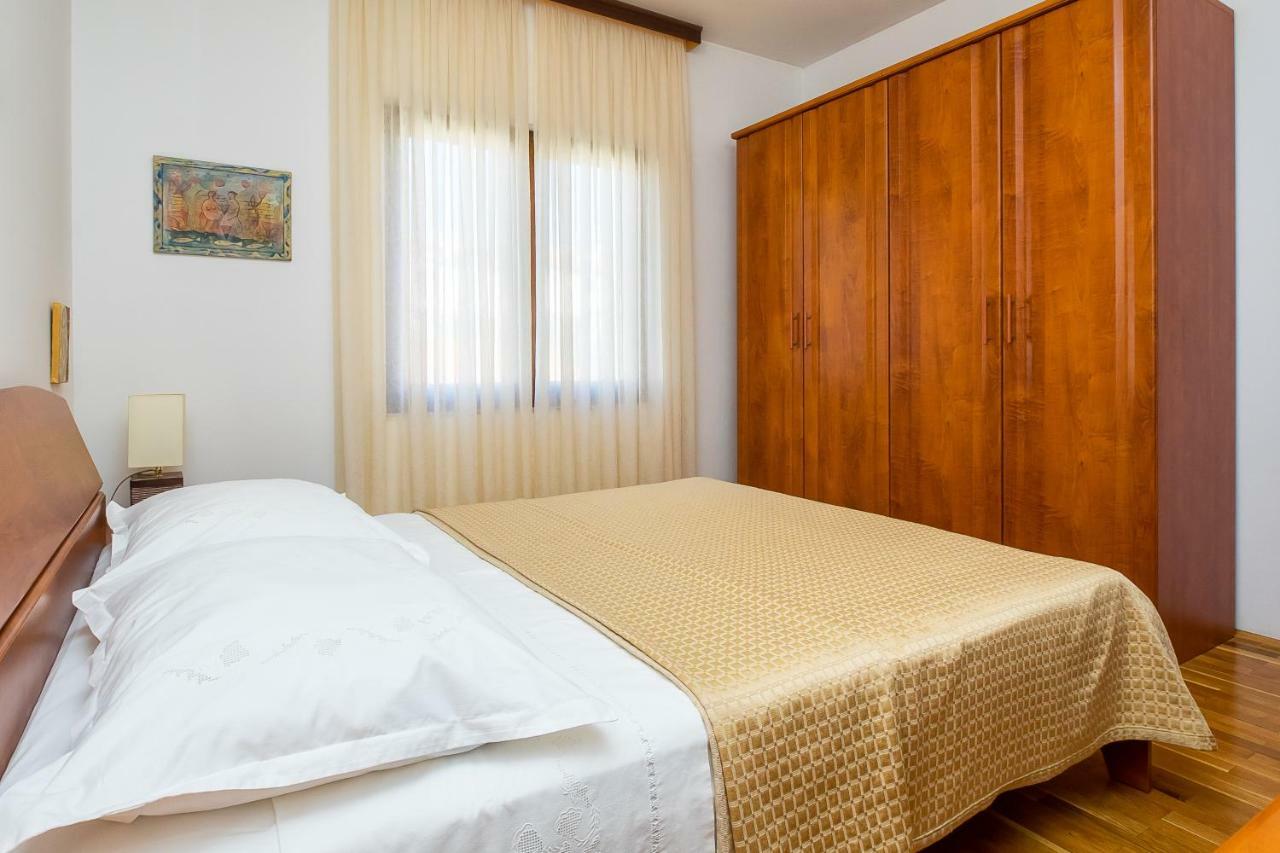 Apartment Olivera Traù Esterno foto