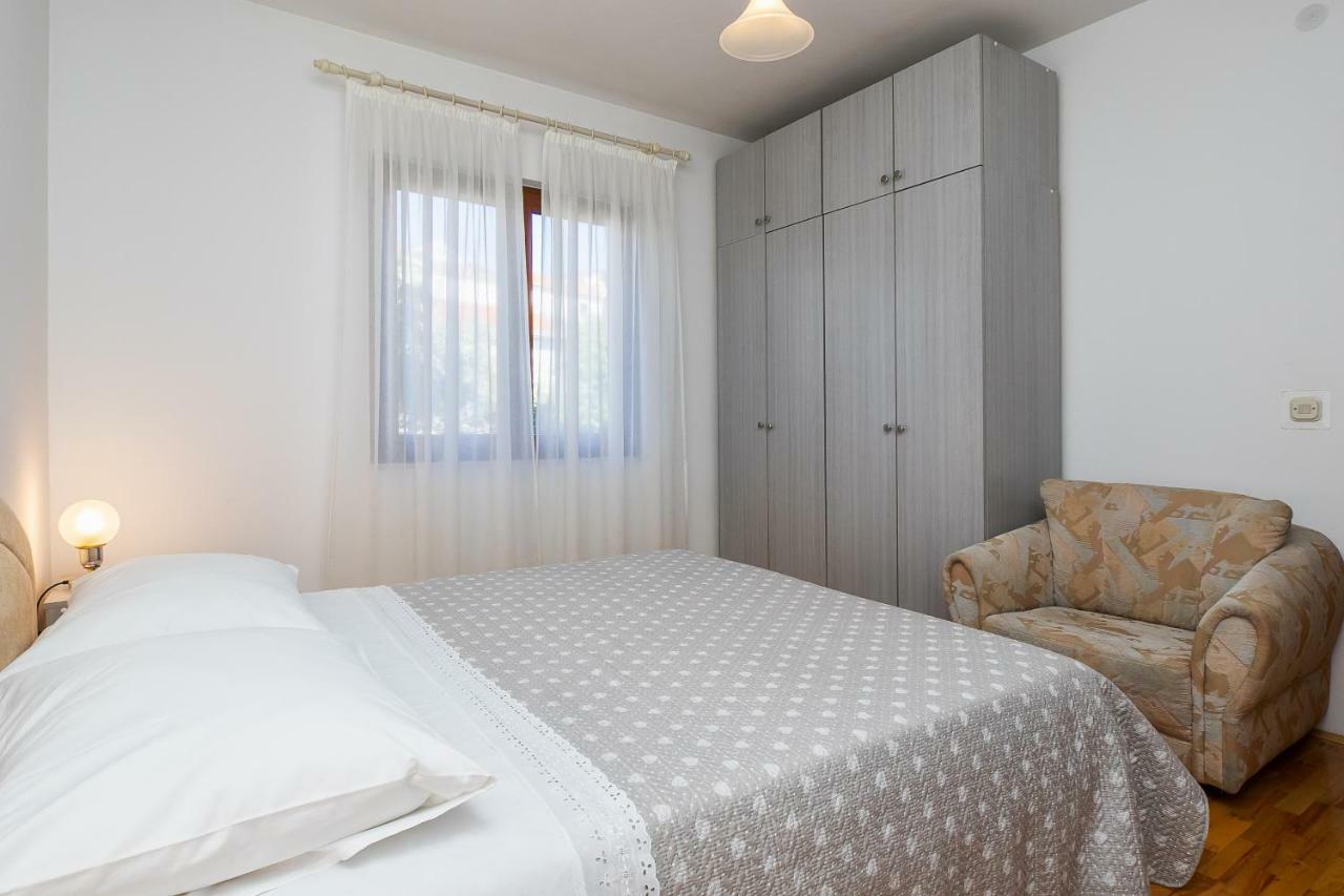 Apartment Olivera Traù Esterno foto